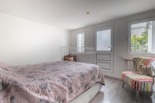 Comme une maison en plein coeur d'Argenteuil, Appartement en rez-de-jardin de 80 m² avec deux espaces extérieurs privatifs de 130m²