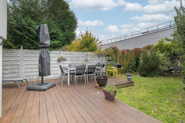 Comme une maison en plein coeur d'Argenteuil, Appartement en rez-de-jardin de 80 m² avec deux espaces extérieurs privatifs de 130m²