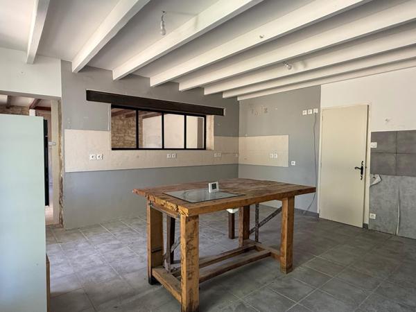 Maison mitoyenne 95 m² à agencer