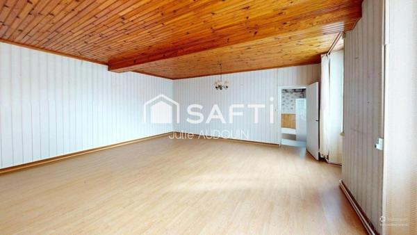 Maison ancienne avec dépendances – 131 m² habitables LE SEURE