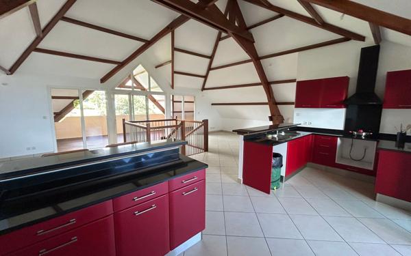 Appartement à vendre    4 pièces • 242 m2 Saint-Pierre