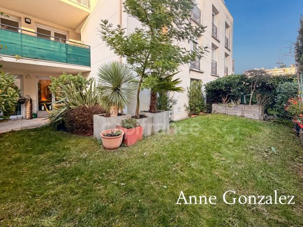 ORLEANS CENTRE derrière la médiathèque et proche de la gara à vendre el appartement T3 avec terrasse, jardin privatif clos et arboré et une place de parking sécurisé