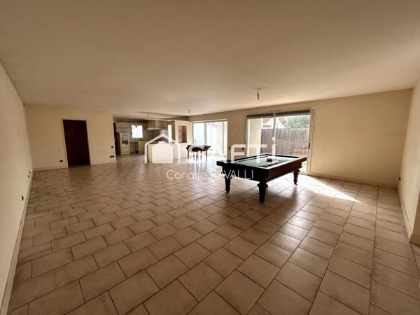 Maison plain-pied au calme quartier Saint -Cybard avec plusieurs places de stationnement privées