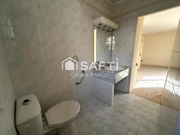 Maison plain-pied au calme quartier Saint -Cybard avec plusieurs places de stationnement privées