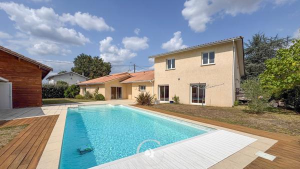 Cestas (33610) MAISON FAMILIALE 220 M2 - PISCINE - DEPENDANCE - GARAGE