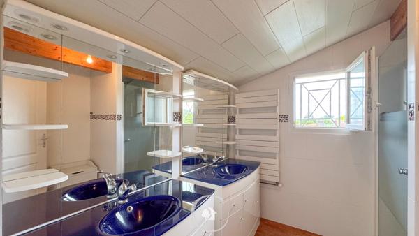 Cestas (33610) MAISON FAMILIALE 220 M2 - PISCINE - DEPENDANCE - GARAGE