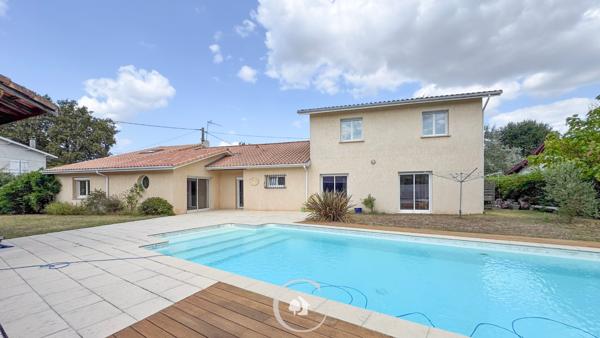 Cestas (33610) MAISON FAMILIALE 220 M2 - PISCINE - DEPENDANCE - GARAGE