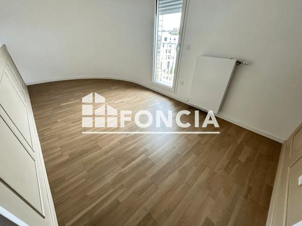 Location Appartement 5 pièces 120.7 m² - 2 AVENUE DE LA DIVISION LECLERC Chatenay Malabry 92290