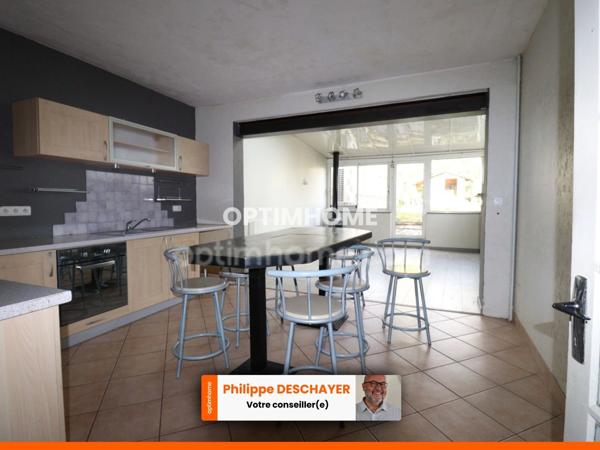 MAISON DE CENTRE VILLE DE 134 M² - 4 CHAMBRES - GARAGE - Jardin 160 m² - LE DORAT 87210