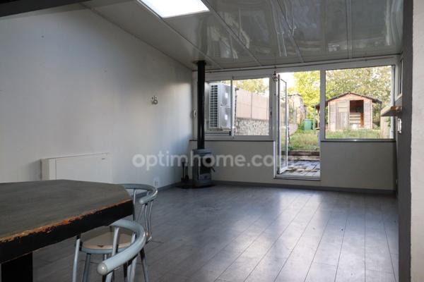 MAISON DE CENTRE VILLE DE 134 M² - 4 CHAMBRES - GARAGE - Jardin 160 m² - LE DORAT 87210