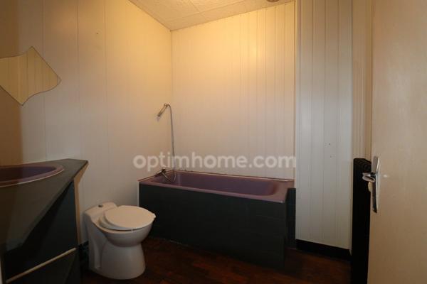 MAISON DE CENTRE VILLE DE 134 M² - 4 CHAMBRES - GARAGE - Jardin 160 m² - LE DORAT 87210