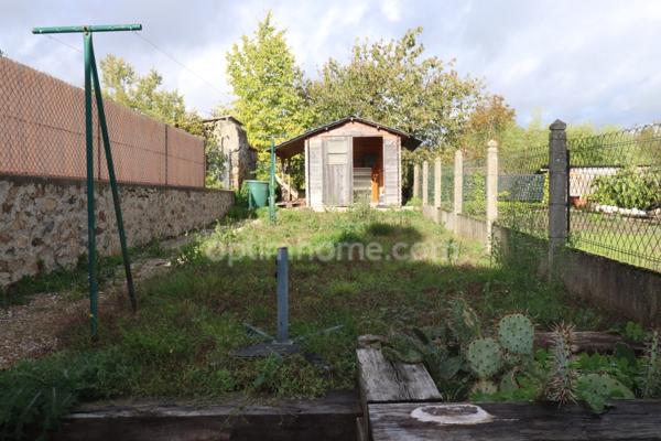 MAISON DE CENTRE VILLE DE 134 M² - 4 CHAMBRES - GARAGE - Jardin 160 m² - LE DORAT 87210
