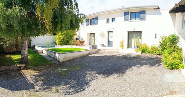 Maison 100m² Terrain 370m² Dépendance piscine