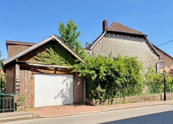 Schirmeck centre-ville - ensemble immobilier avec local commercial - garage, remise et jardin