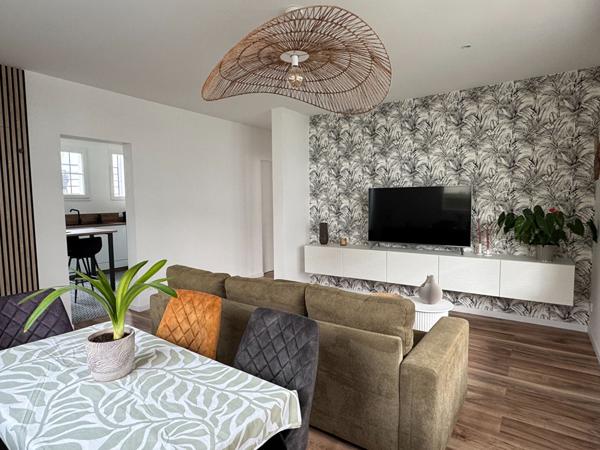 Vente
                Appartement56,81 m² - 3 Pièces -
                    ROYAN (17200)