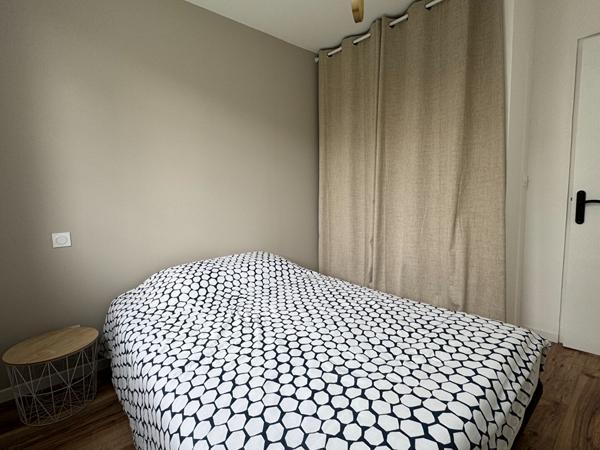 Vente
                Appartement56,81 m² - 3 Pièces -
                    ROYAN (17200)