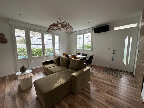 Vente
                Appartement56,81 m² - 3 Pièces -
                    ROYAN (17200)