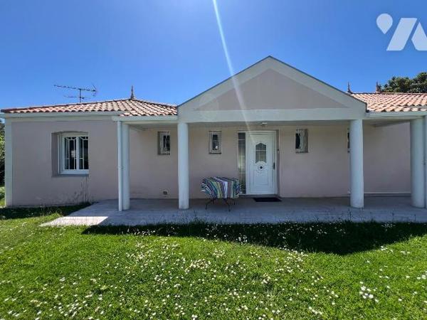 A VENDRE - LA BAULE - QUARTIER BAS GUEZY - BELLE MAISON DE PLAIN PIED AVEC PISCINE.
Dans secte...