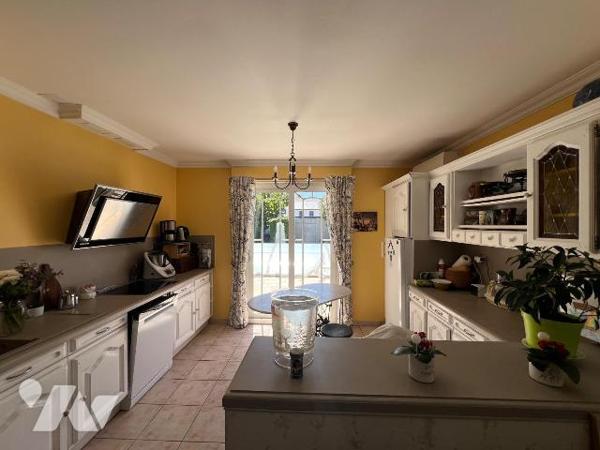 A VENDRE - LA BAULE - QUARTIER BAS GUEZY - BELLE MAISON DE PLAIN PIED AVEC PISCINE.
Dans secte...