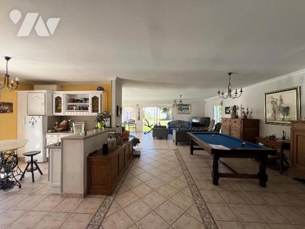 A VENDRE - LA BAULE - QUARTIER BAS GUEZY - BELLE MAISON DE PLAIN PIED AVEC PISCINE.
Dans secte...