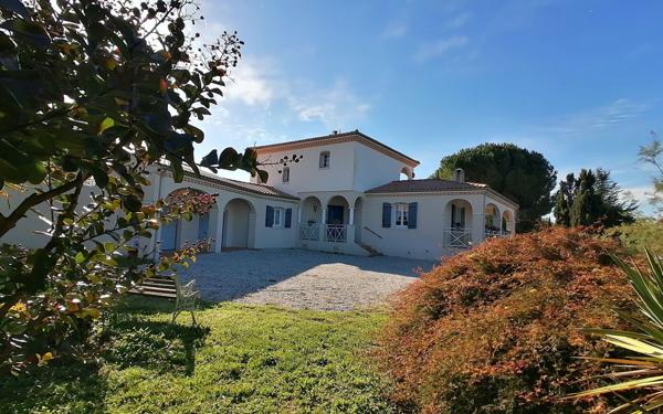 Maison à vendre    5 pièces • 205 m2 Meschers-sur-Gironde