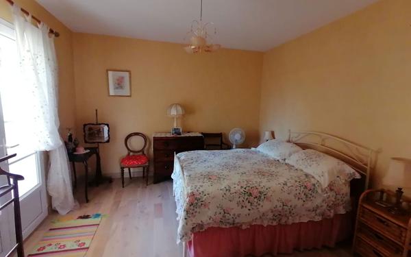 Maison à vendre    5 pièces • 205 m2 Meschers-sur-Gironde