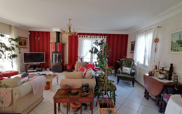 Maison à vendre    5 pièces • 205 m2 Meschers-sur-Gironde