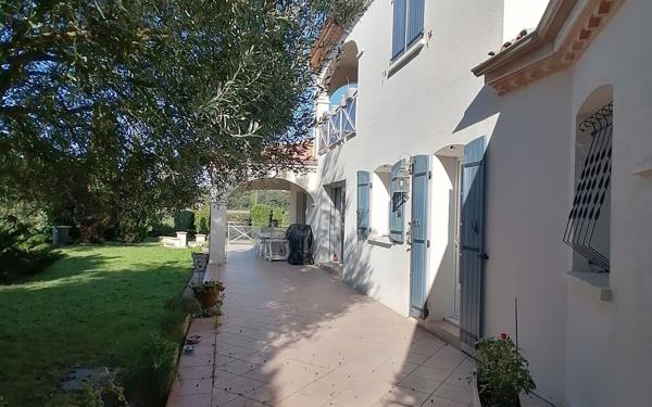 Maison à vendre    5 pièces • 205 m2 Meschers-sur-Gironde