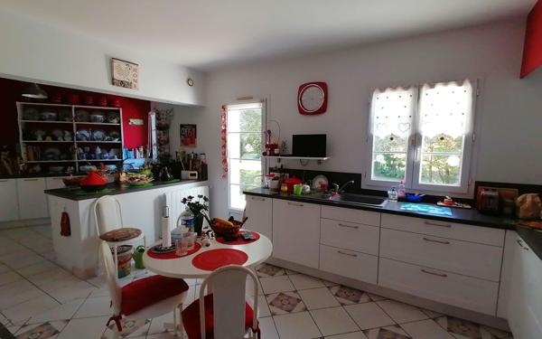 Maison à vendre    5 pièces • 205 m2 Meschers-sur-Gironde