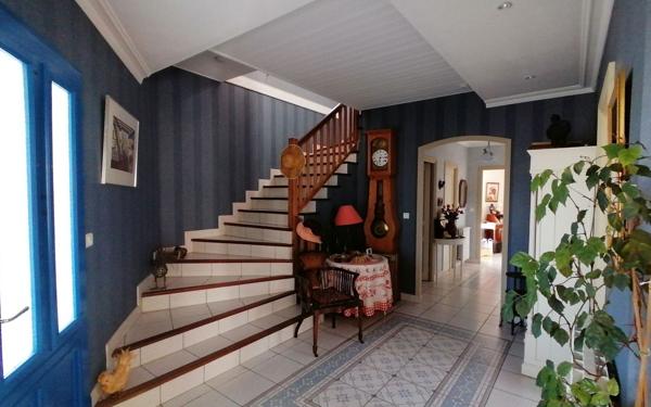 Maison à vendre    5 pièces • 205 m2 Meschers-sur-Gironde