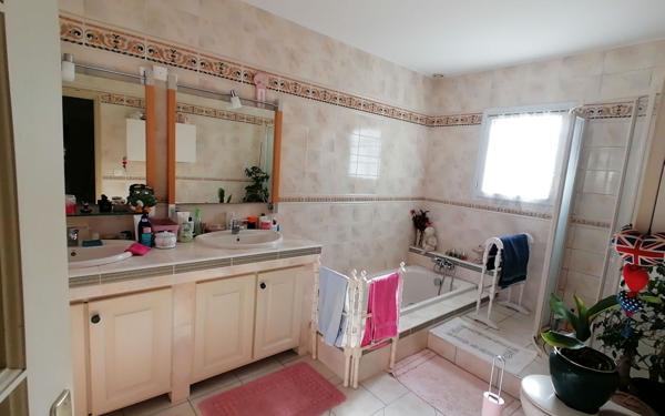 Maison à vendre    5 pièces • 205 m2 Meschers-sur-Gironde