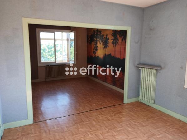 Maison
         4 pièces
        - 88 m² Exclusivité 220 000 € *