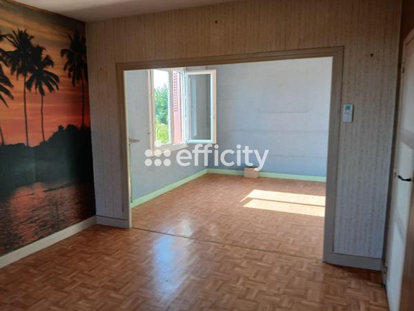 Maison
         4 pièces
        - 88 m² Exclusivité 220 000 € *