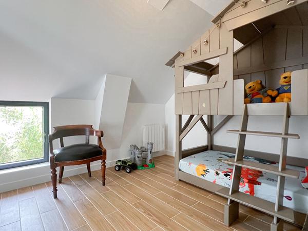 Maison de charme à vendre à Terranjou - 5 pièces, 128 m², jardin et dépendance