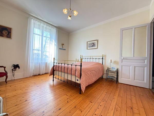 Appartement Lons-Le-Saunier 4 pièces / 2 chambres / 111.93 m²