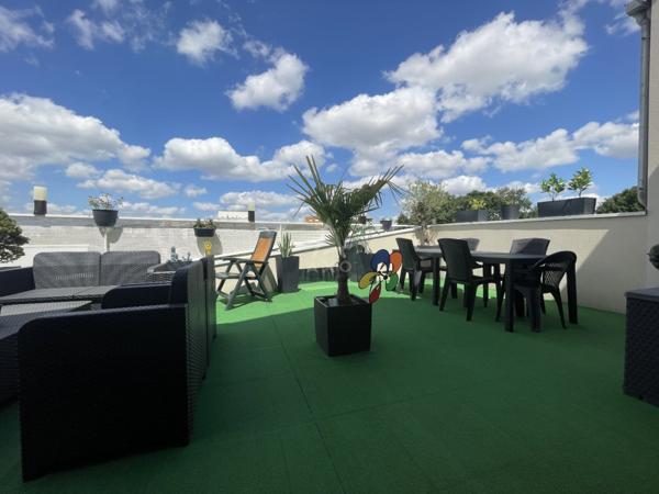 VIAGER Sans RENTE- DUH - Appartement T4 de surface 97 M2 avec 3 chambres et grande terrasse denrier étage immeuble  2023 -  à Chantepie 4 km de  Rennes