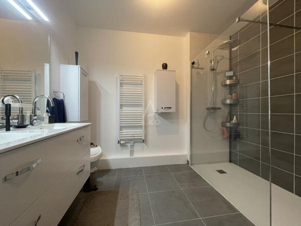 VIAGER Sans RENTE- DUH - Appartement T4 de surface 97 M2 avec 3 chambres et grande terrasse denrier étage immeuble  2023 -  à Chantepie 4 km de  Rennes