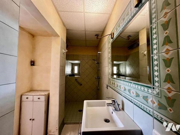 Maison de maître de 250 m² CHUSCLAN avec piscine