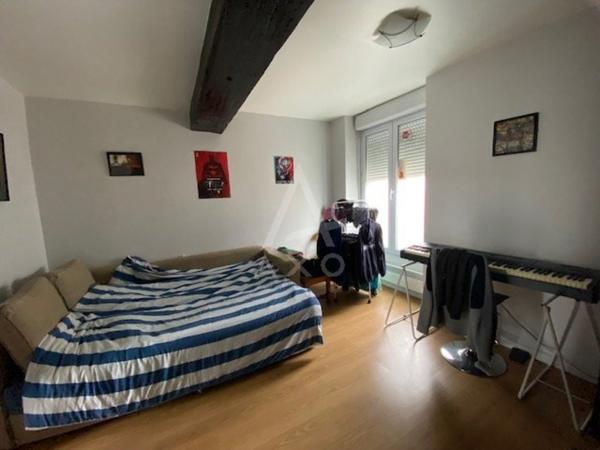 A GIEN CENTRE IMMEUBLE de rapport de 5 LOGTS