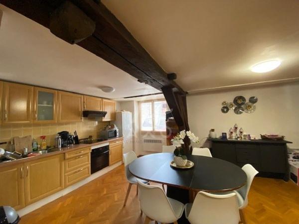 A GIEN CENTRE IMMEUBLE de rapport de 5 LOGTS