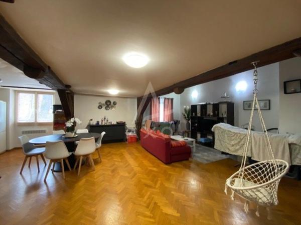 A GIEN CENTRE IMMEUBLE de rapport de 5 LOGTS