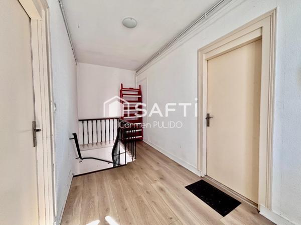 Investissement locatif : 3 appartements de type : T4 en rez de chaussé, et 2x T3 à l'étage.