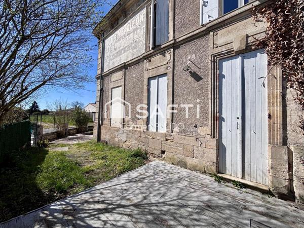 Investissement locatif : 3 appartements de type : T4 en rez de chaussé, et 2x T3 à l'étage.