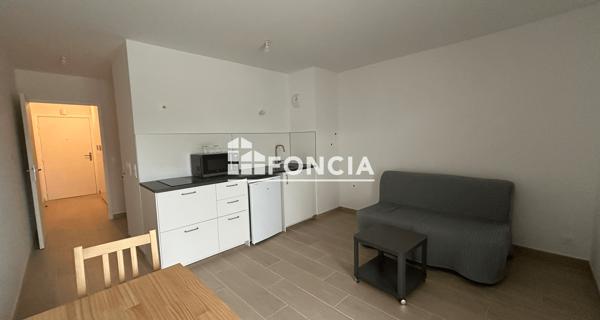 Location Studio meublé 26.4 m² - Voisins-le-bretonneux 78960