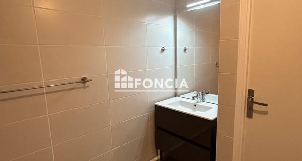 Location Studio meublé 26.4 m² - Voisins-le-bretonneux 78960