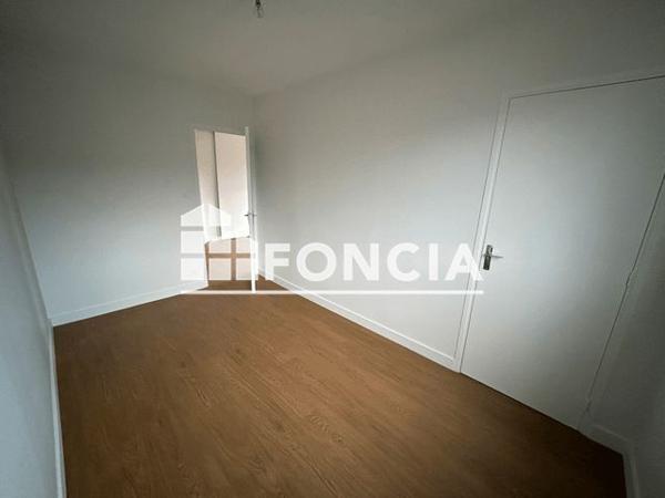 Location Appartement 3 pièces 67.4 m² - 5 RUE DE LA LIBERTE Echirolles 38130