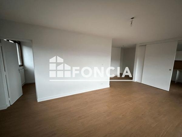 Location Appartement 3 pièces 67.4 m² - 5 RUE DE LA LIBERTE Echirolles 38130