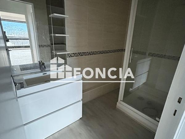 Location Appartement 3 pièces 67.4 m² - 5 RUE DE LA LIBERTE Echirolles 38130