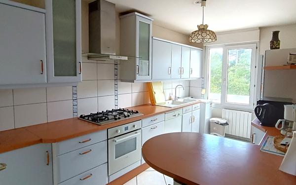 Appartement à vendre    4 pièces • 101,32 m2 Saint-Genis-Laval