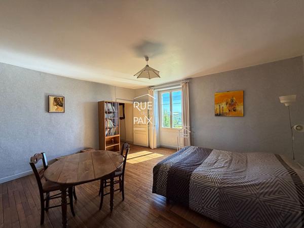 79400 EXIREUIL Très belle propriété - Cadre privilégié - Aux portes de Saint Maixent L'école